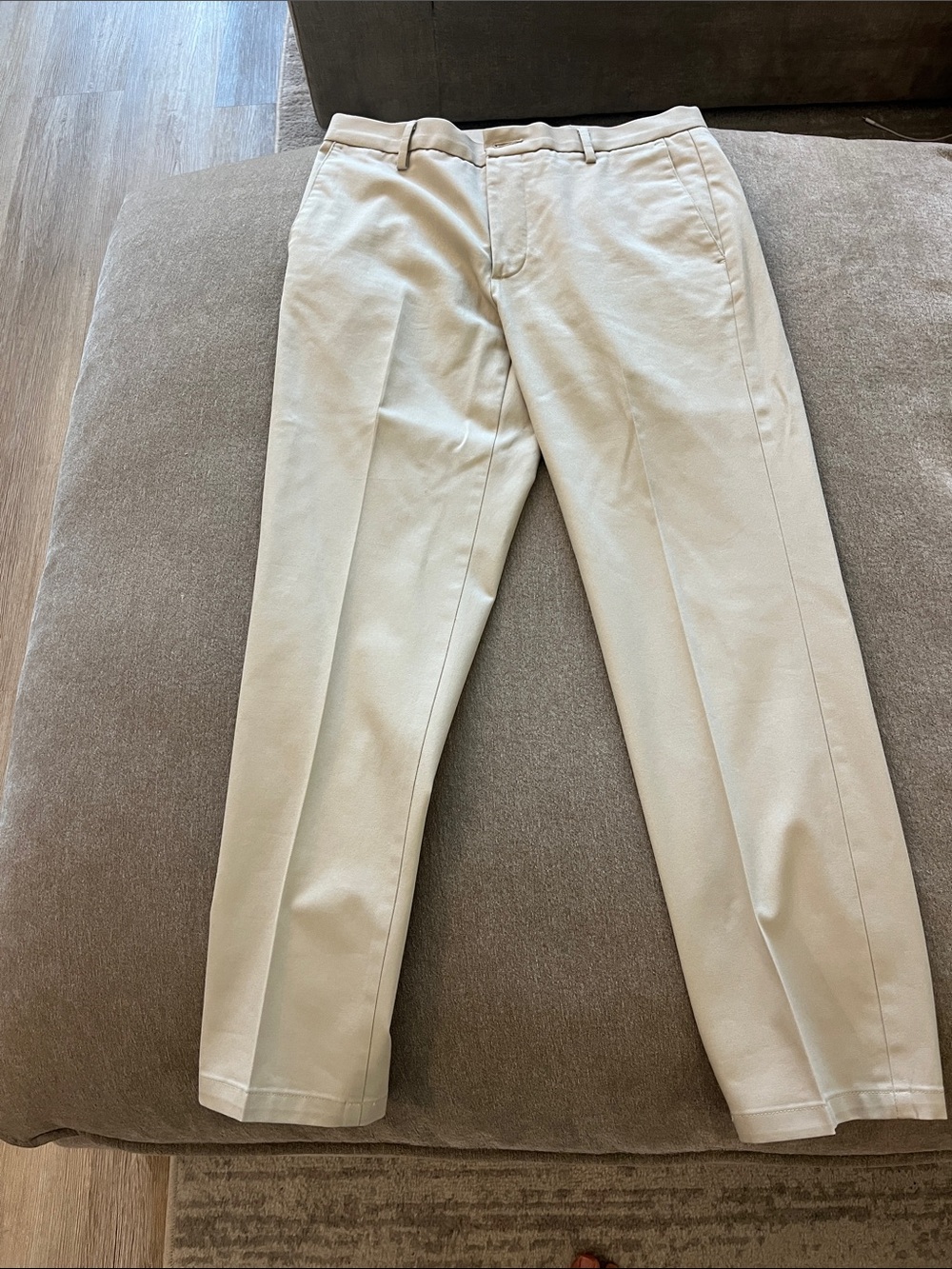 Dockers Men's Khaki Chinos in Cream